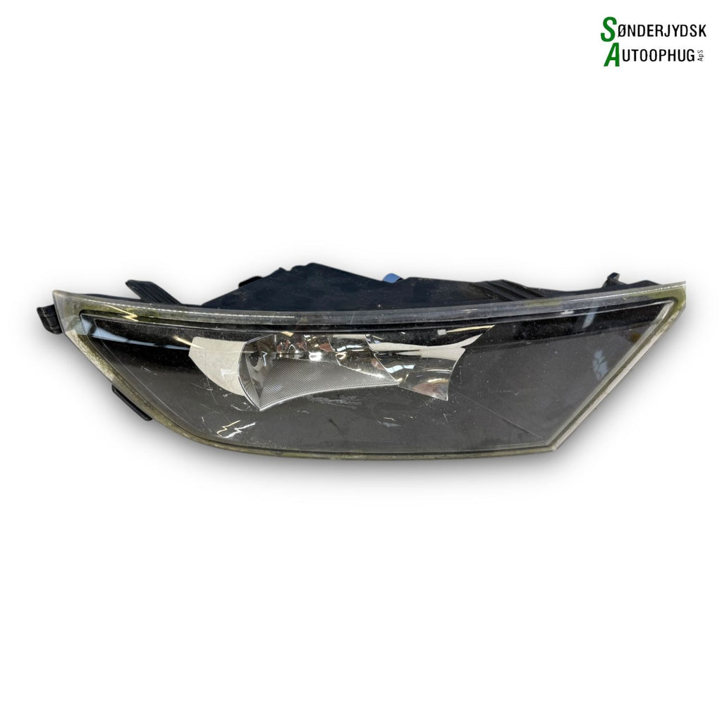 Skoda Fabia Tågelygte For Med OEM Nr. 6V0941701A Fra Skoda Ophugger