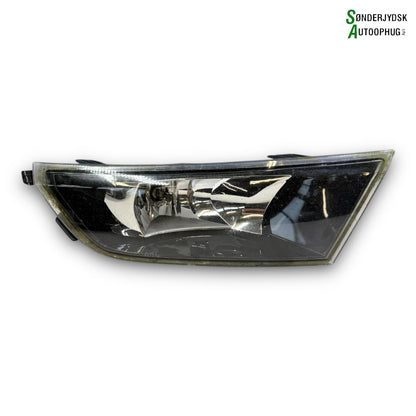 Skoda Fabia Tågelygte For Med OEM Nr. 6V0941699A Fra Skoda Ophugger