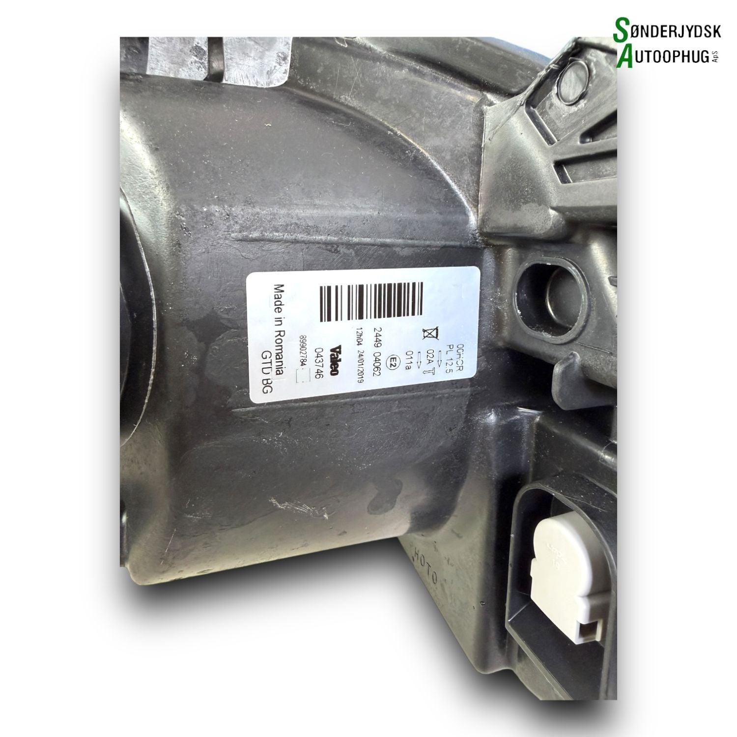 Renault Clio 3 Forlygte Med OEM Nr. 260608145R Fra Renault Ophugger