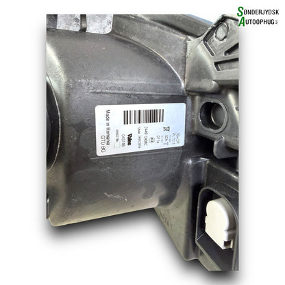 Renault Clio 3 Forlygte Med OEM Nr. 260608145R Fra Renault Ophugger