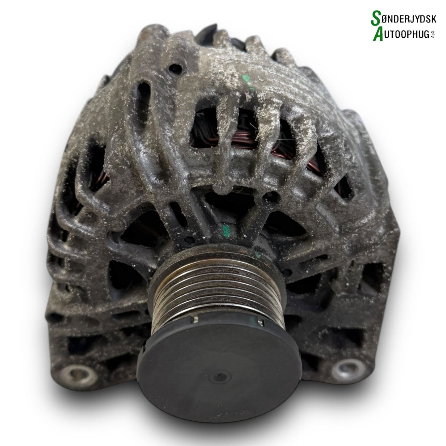 Renault Clio 4 Generator Med OEM Nr. 231007842R Fra Renault Ophugger