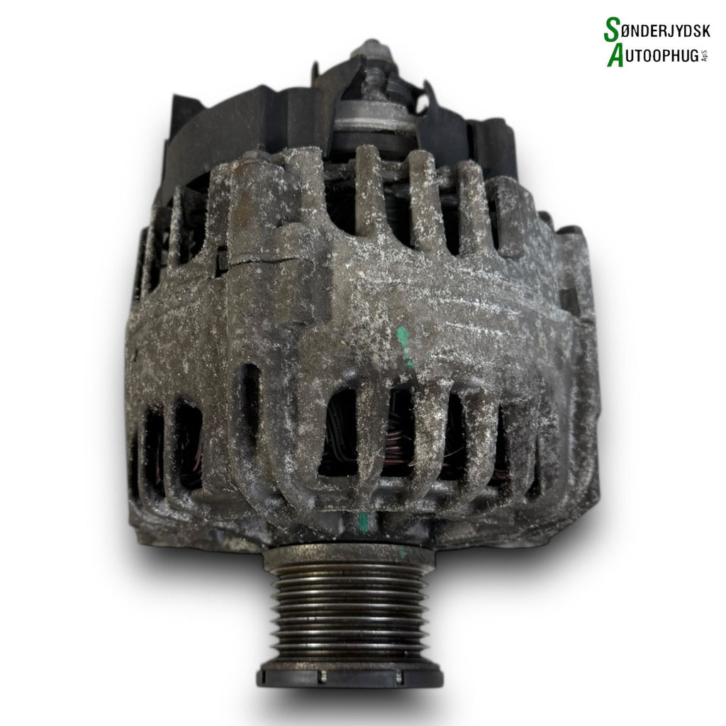 Renault Clio 4 Generator Med OEM Nr. 231006677R Fra Renault Ophugger
