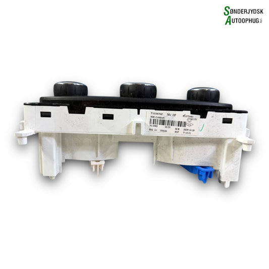 Renault Clio 4 Varmeregulering Med OEM Nr. Ophugger Fra Renault Ophugger