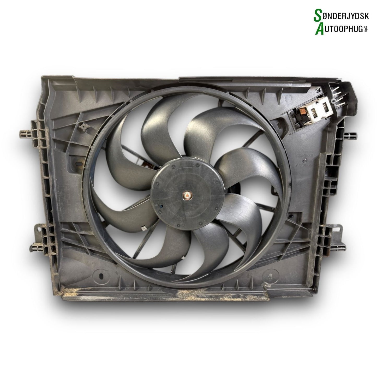 Renault Clio 4 Kølerblæser El Med OEM Nr. 214816812R Fra Renault Ophugger