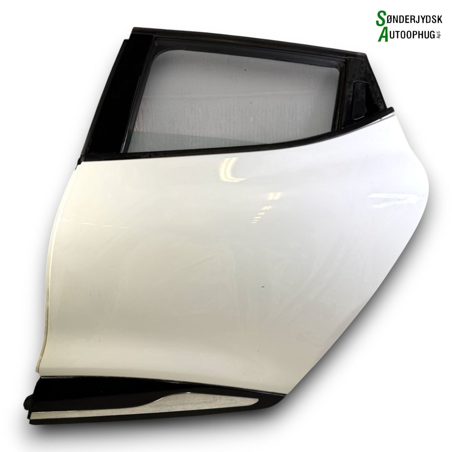 Renault Clio 4 Bagdør V Med OEM Nr. 821016892R Fra Renault Ophugger