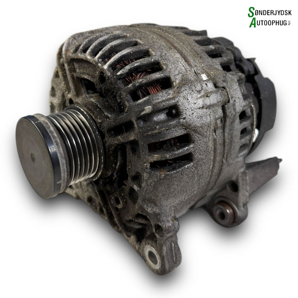 VW Caddy 2K Generator Med OEM Nr. 03F903023D Fra VW Ophugger