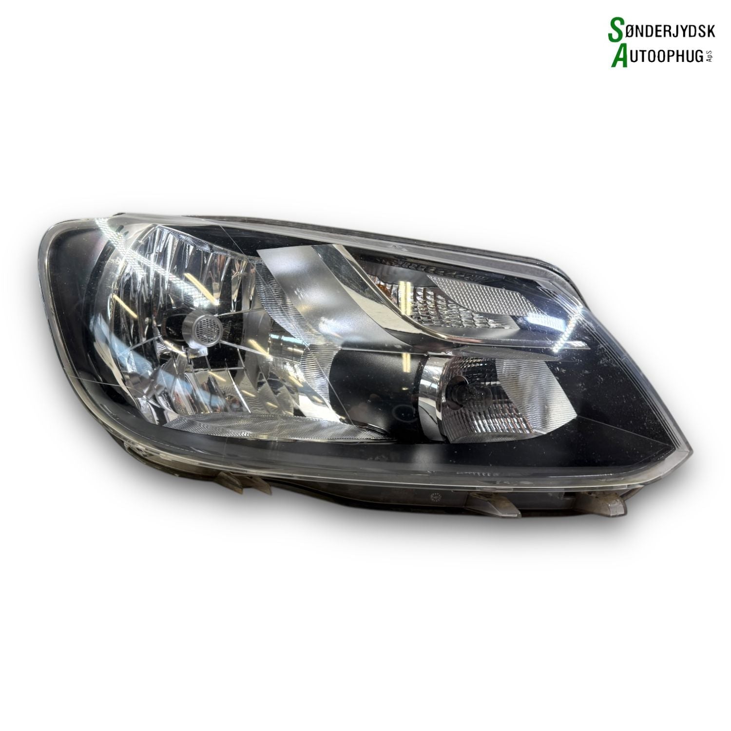 VW Caddy 2K Forlygte Med OEM Nr. 2K5941006A Fra VW Ophugger