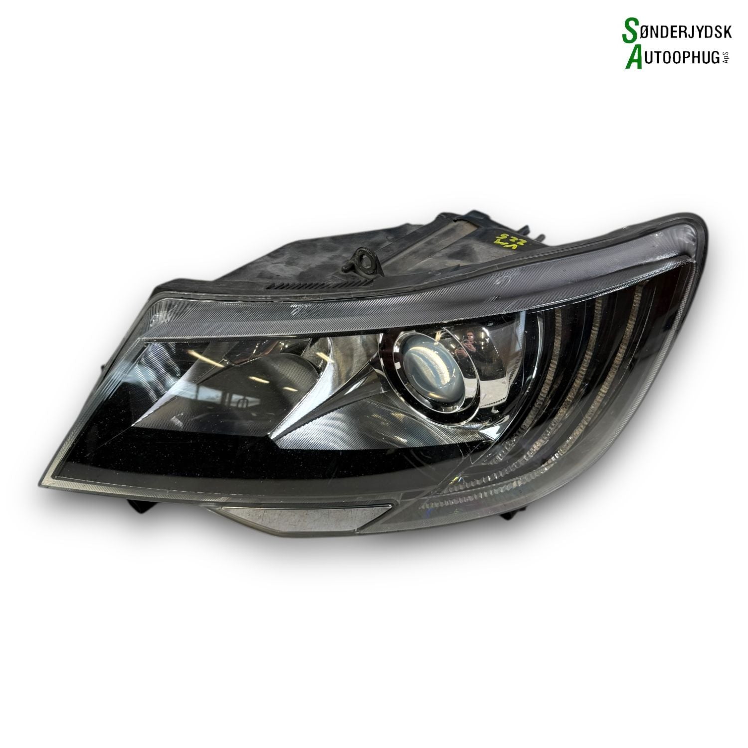 Skoda Superb Forlygte Med OEM Nr. 3T1941017H Fra Skoda Ophugger