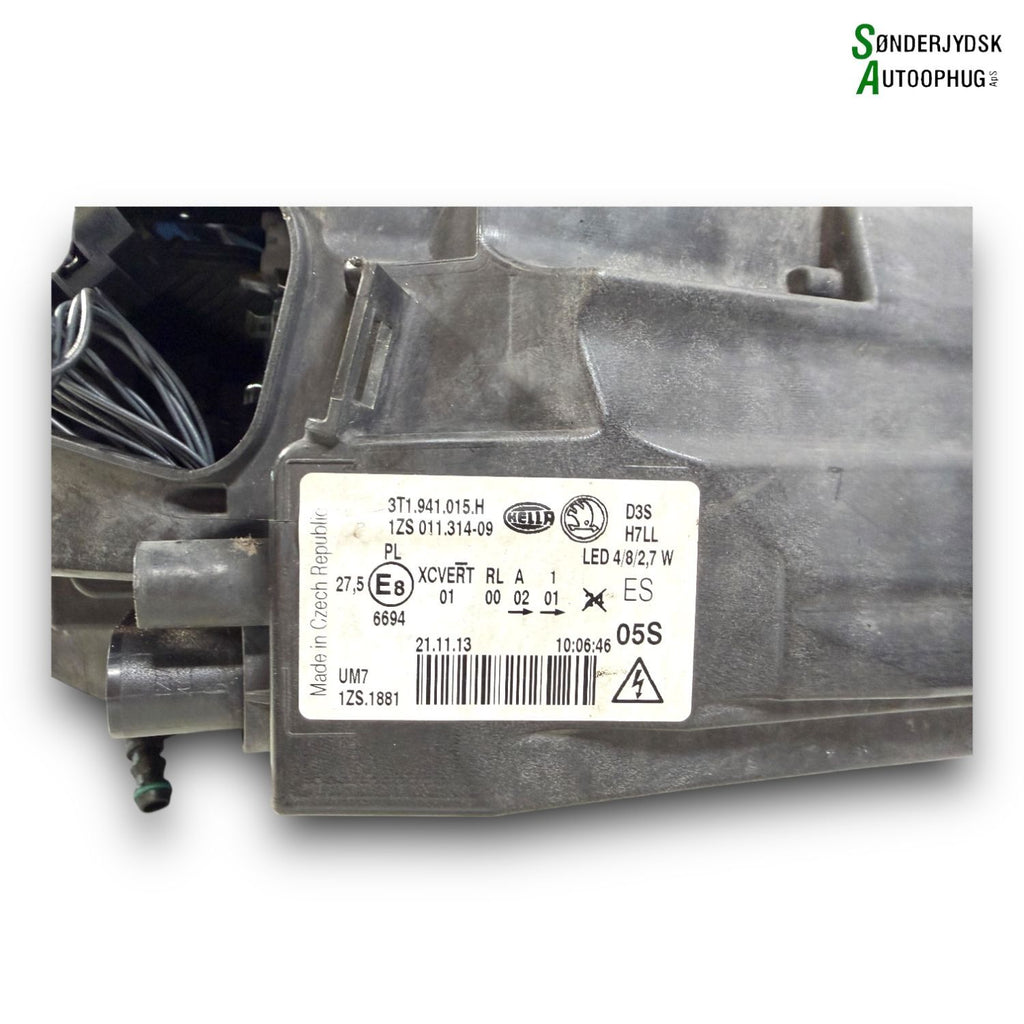 Skoda Superb Forlygte Med OEM Nr. 3T1941015H Fra Skoda Ophugger