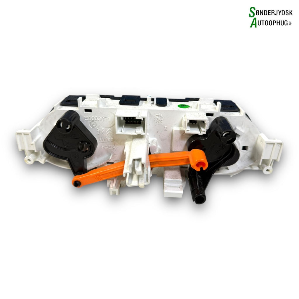 Peugeot 208 Varmeregulering Med OEM Nr. 96722483ZD Fra Peugeot Ophugger