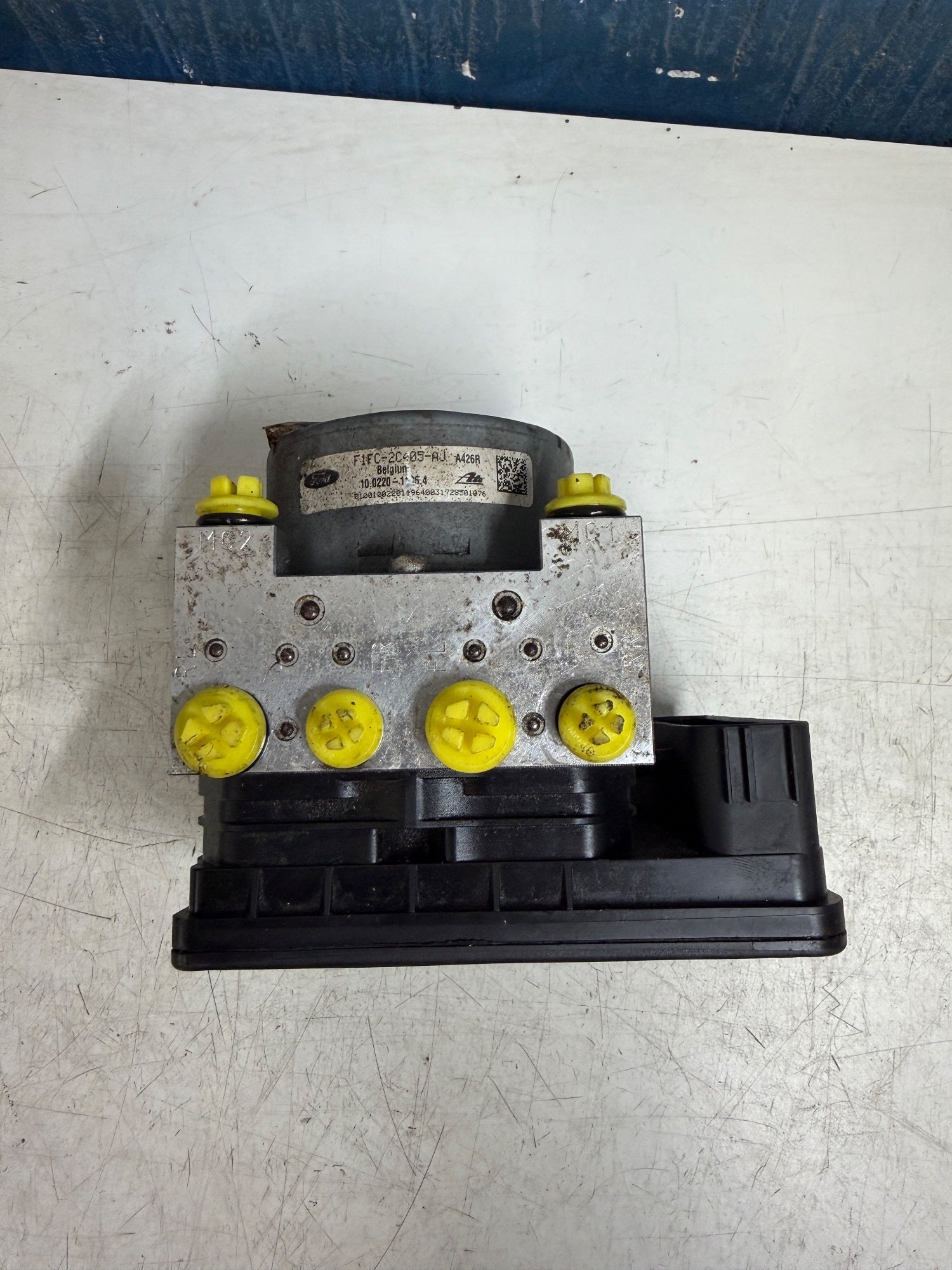 Ford Fiesta 7 ABS Pumpe Med OEM Nr. F1FC2C405AJ Fra Ford Ophugger