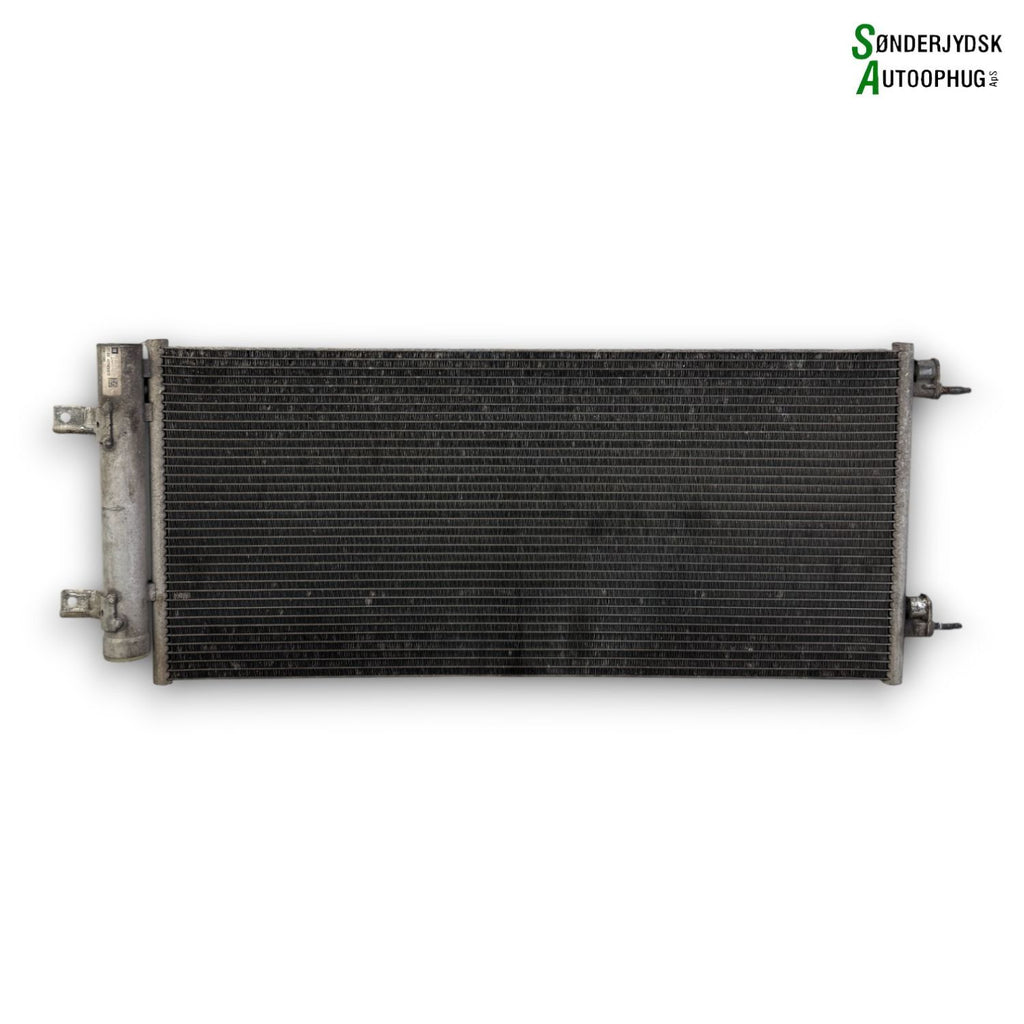 Opel Astra K Køler Aircond Med OEM Nr. 39011385 Fra Opel Ophugger