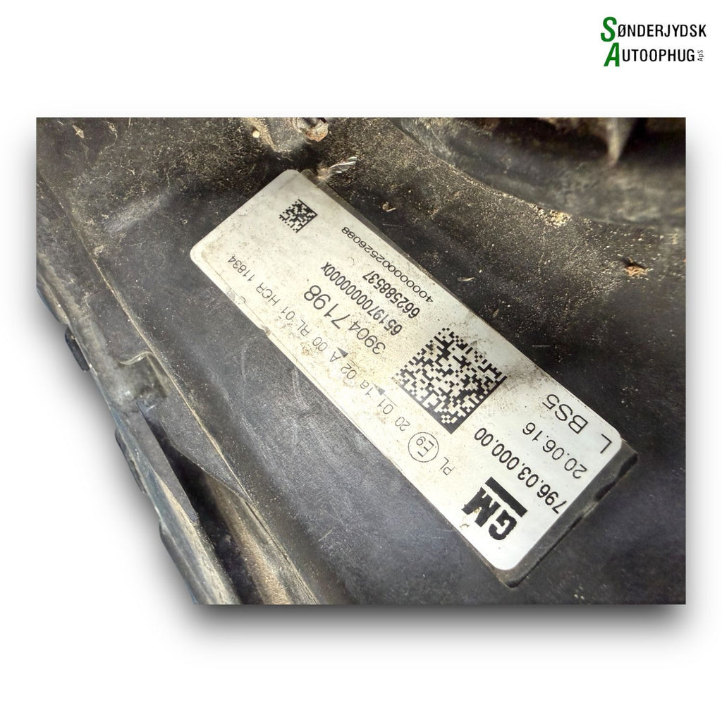 Opel Astra K Forlygte Med OEM Nr. 39047198 Fra Opel Ophugger