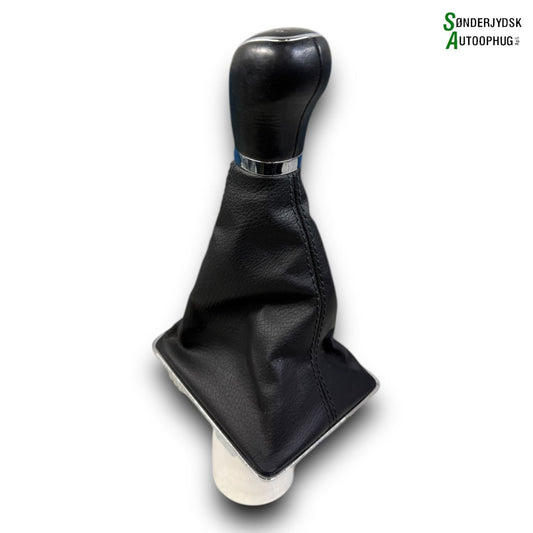 Skoda Fabia Gearknop Med OEM Nr. 6V0711113AR Fra Skoda Ophugger