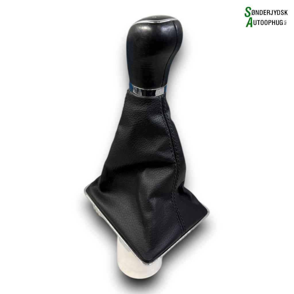 Skoda Fabia Gearknop Med OEM Nr. 6V0711113ARDYT Fra Skoda Ophugger