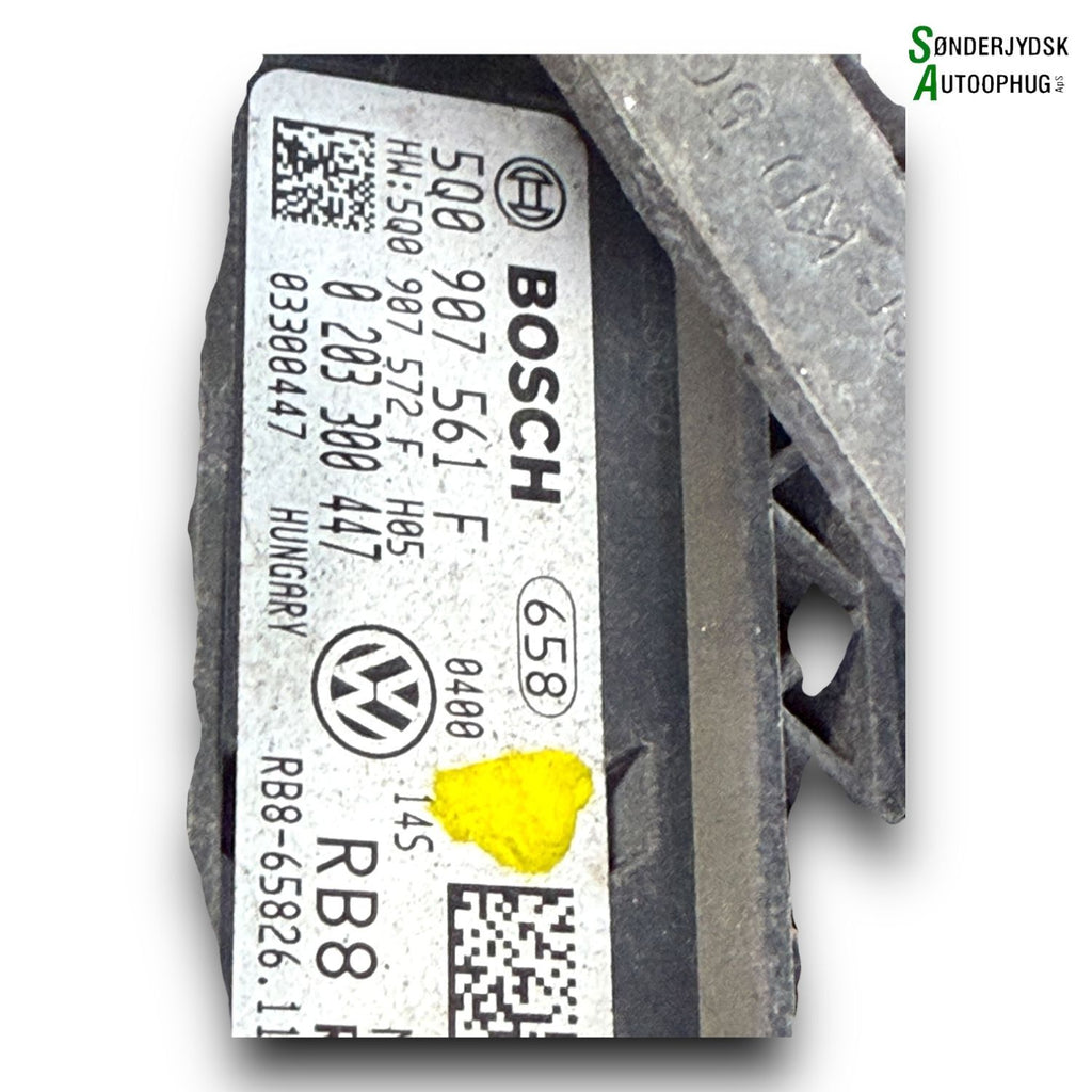 Skoda Fabia Radar Med OEM Nr. 5Q0907572FH05 Fra Skoda Ophugger