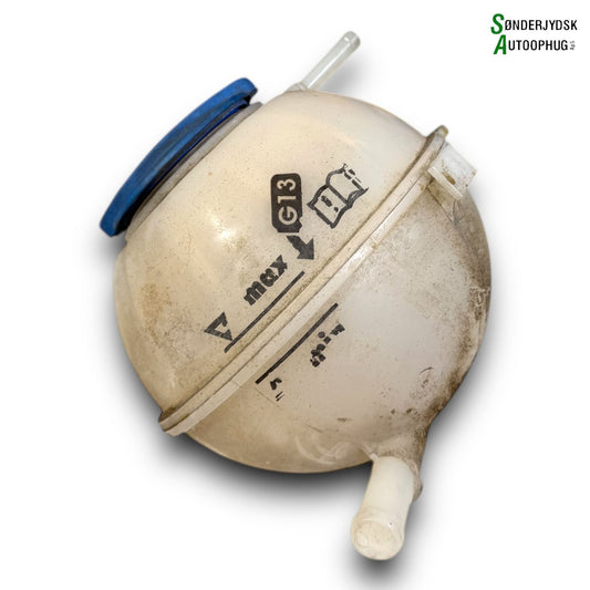 Skoda Fabia Ekspansionsbehold Med OEM Nr. 6C0121407 Fra Skoda Ophugger