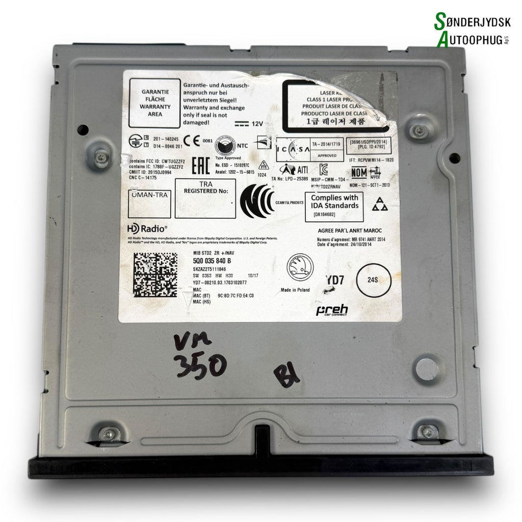 Skoda Fabia Radio Med OEM Nr. 5Q0035840B Fra Skoda Ophugger