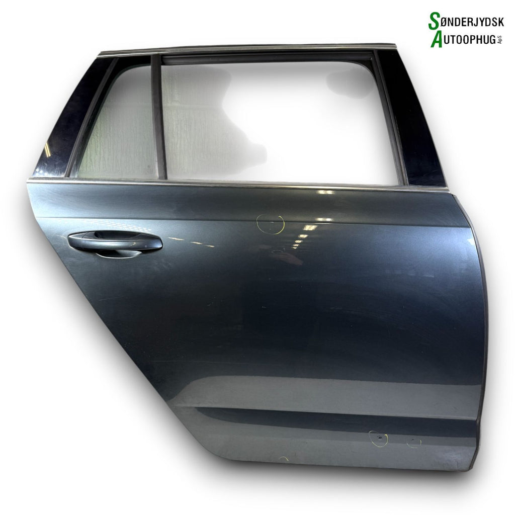 Skoda Octavia Bagdør H Med OEM Nr. 5E9833056C Fra Skoda Ophugger