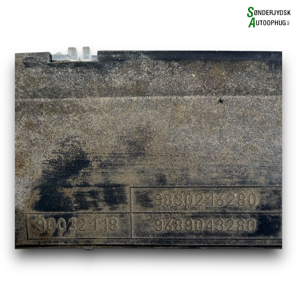 Opel Corsa F Bremselys Med OEM Nr. 9830216280 Fra Opel Ophugger
