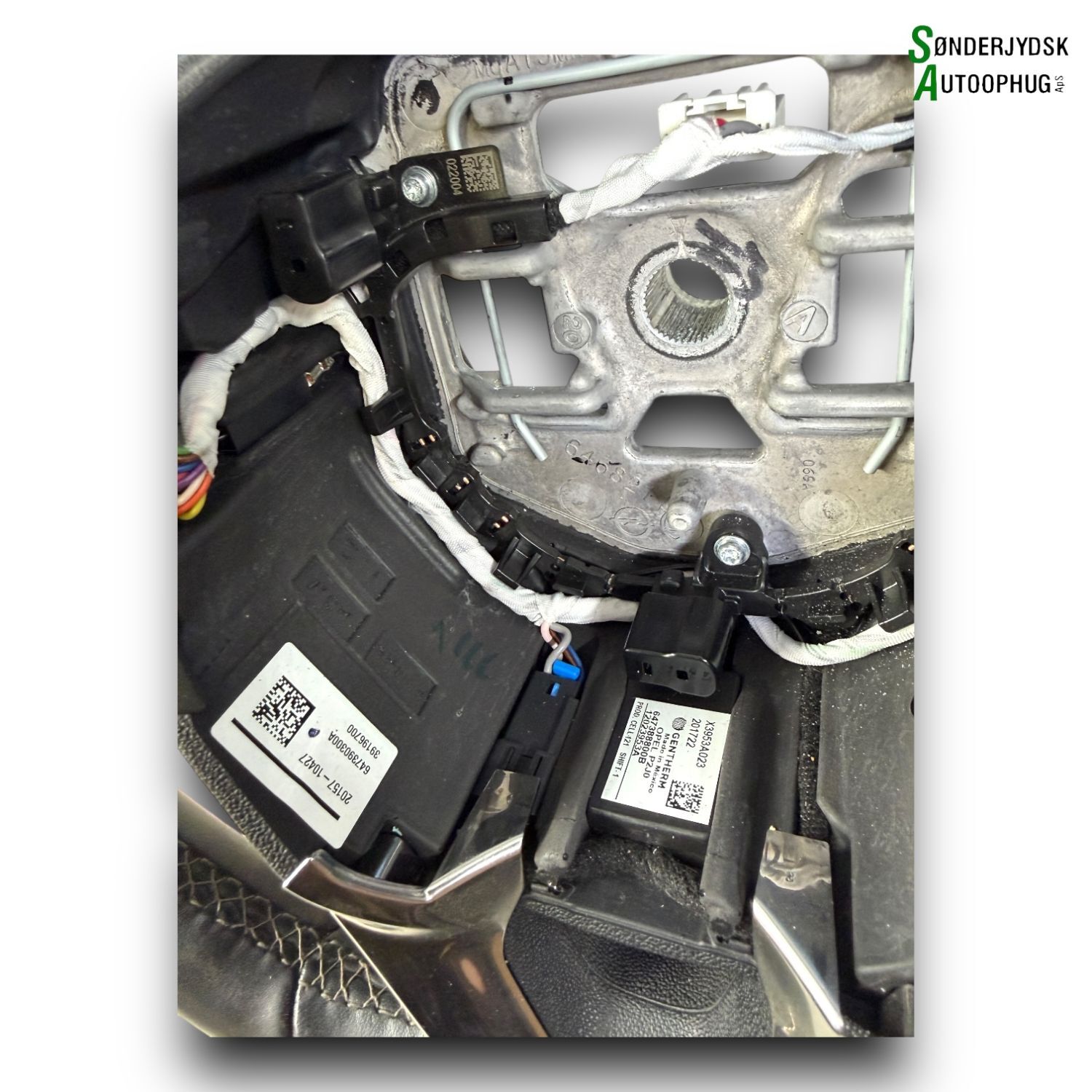 Opel Corsa F Rat Med OEM Nr. 98305800ZD Fra Opel Ophugger