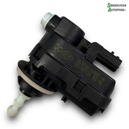 Renault Clio 4 Lygtejusterings Motor Med OEM Nr. 260C66164R Fra Renault Ophugger