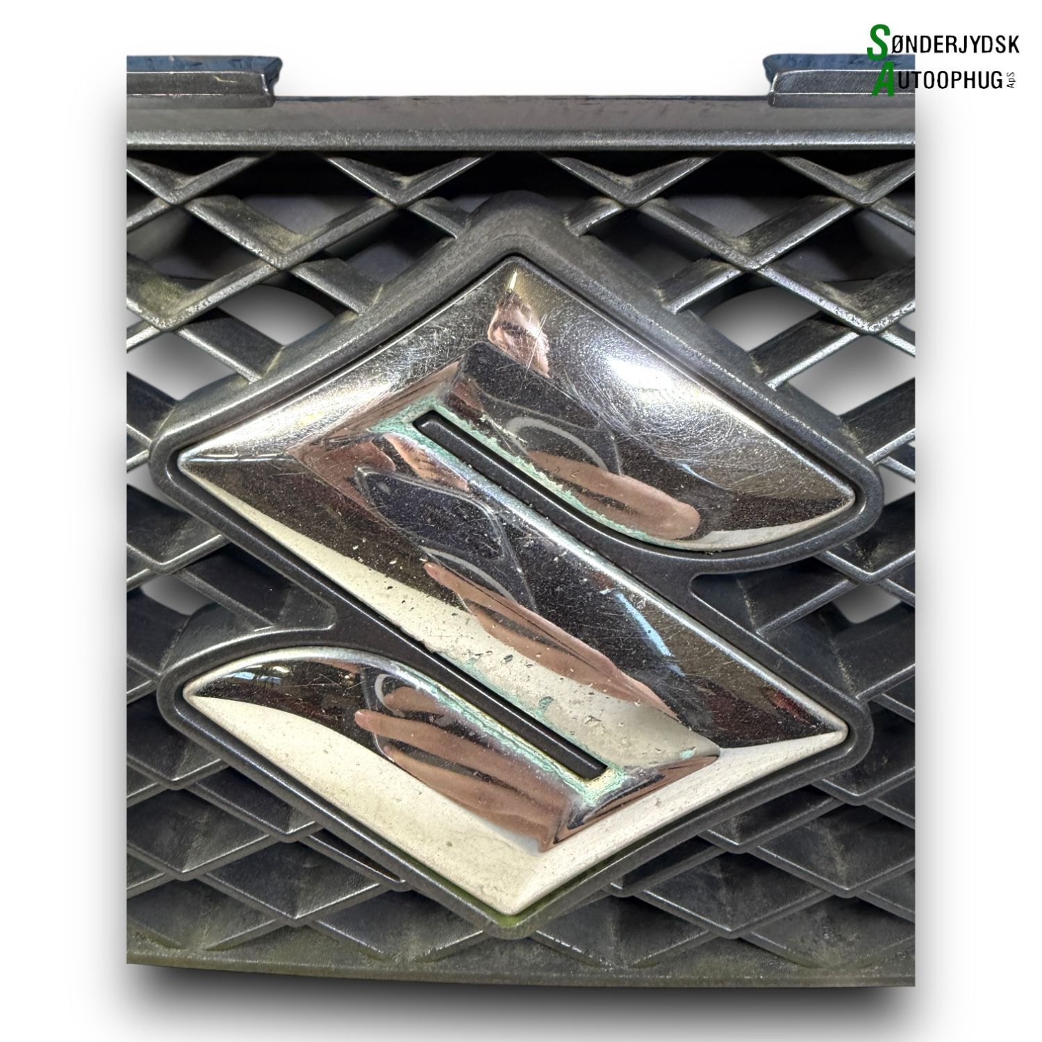 Suzuki Grand Vitara Frontgitter Med OEM Nr. 7174165J0038B Fra Suzuki Ophugger