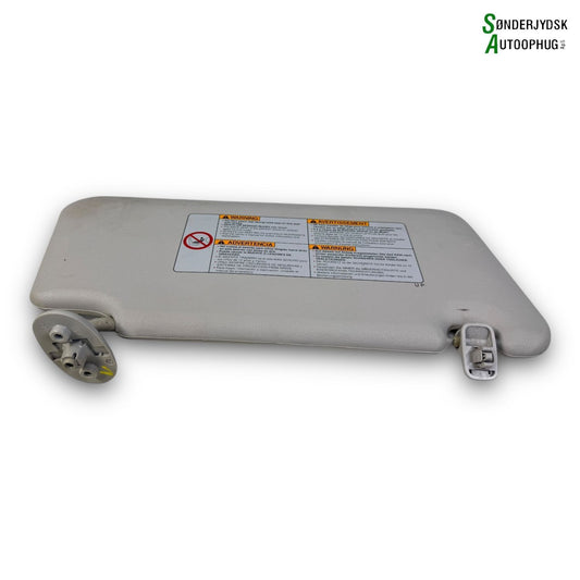 Suzuki Grand Vitara Solskærm Med OEM Nr. 8480265J40J0T Fra Suzuki Ophugger