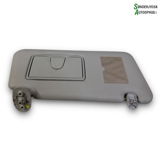 Suzuki Grand Vitara Solskærm Med OEM Nr. 8480165J30J0T Fra Suzuki Ophugger