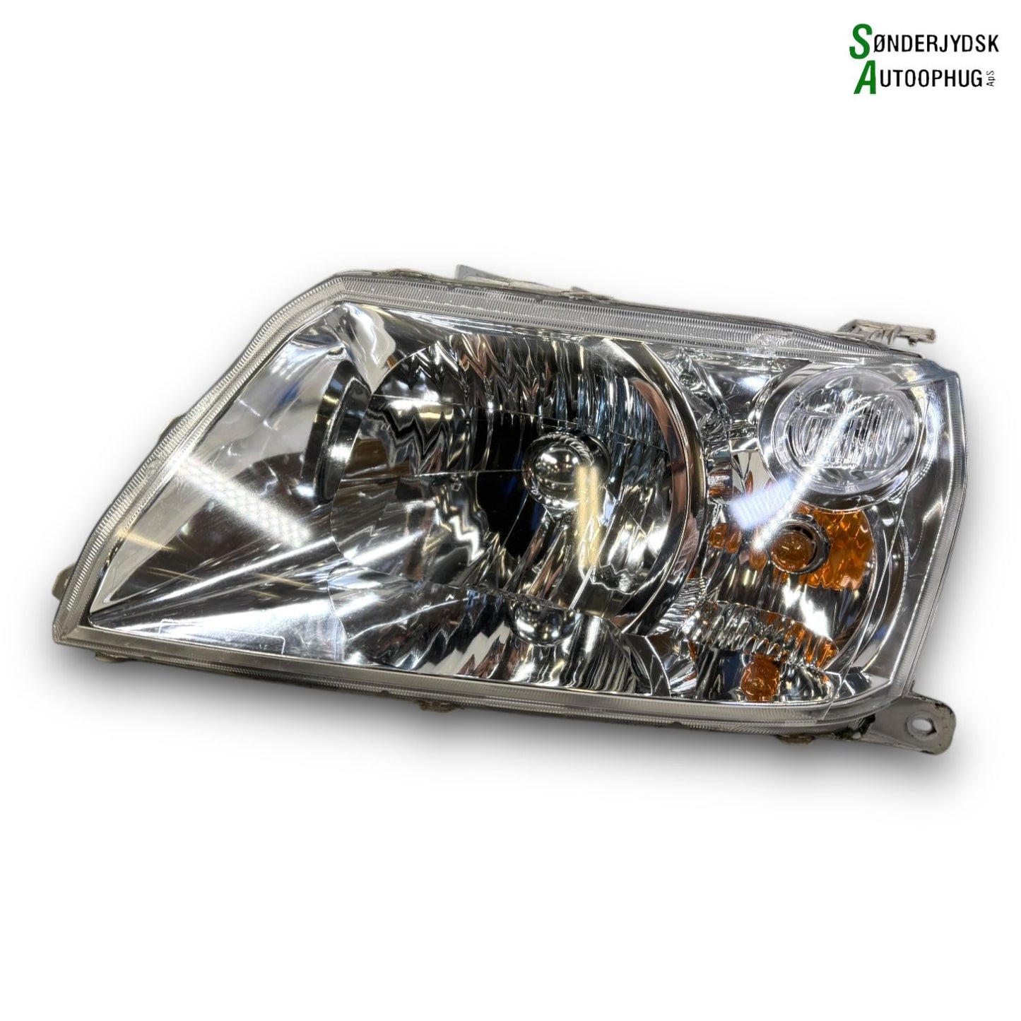 Suzuki Grand Vitara Forlygte Med OEM Nr. 3532064J11 Fra Suzuki Ophugger