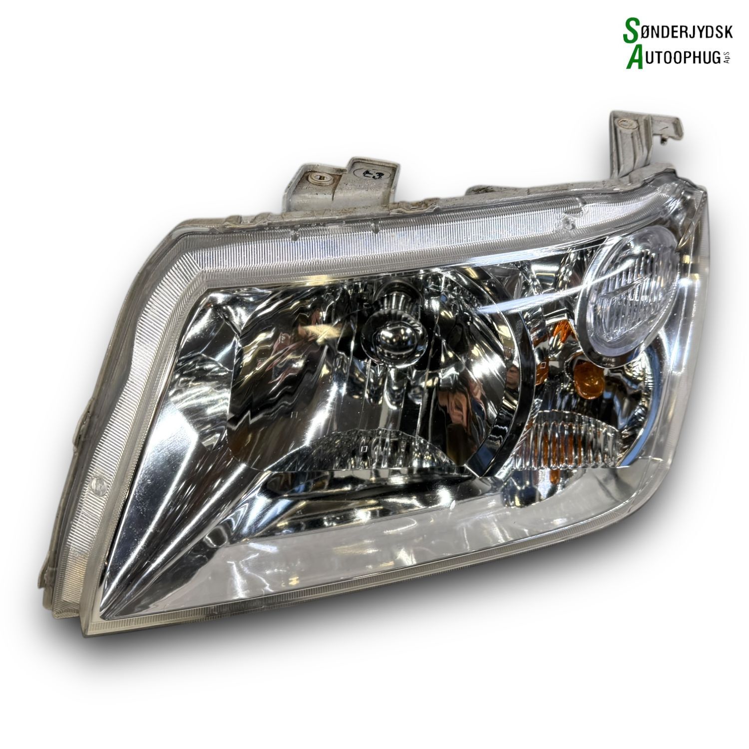 Suzuki Grand Vitara Forlygte Med OEM Nr. 3532064J10 Fra Suzuki Ophugger