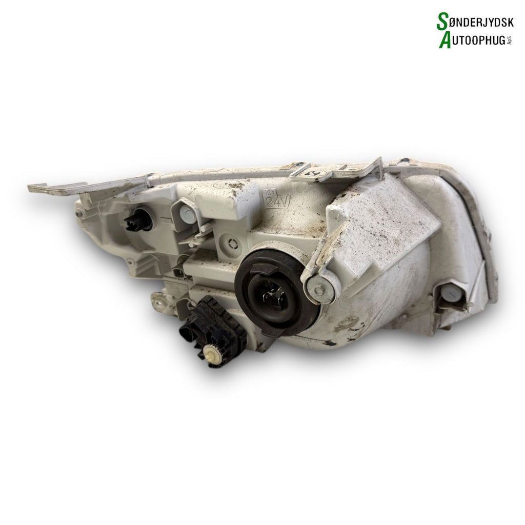 Suzuki Grand Vitara Forlygte Med OEM Nr. 3532064J10 Fra Suzuki Ophugger