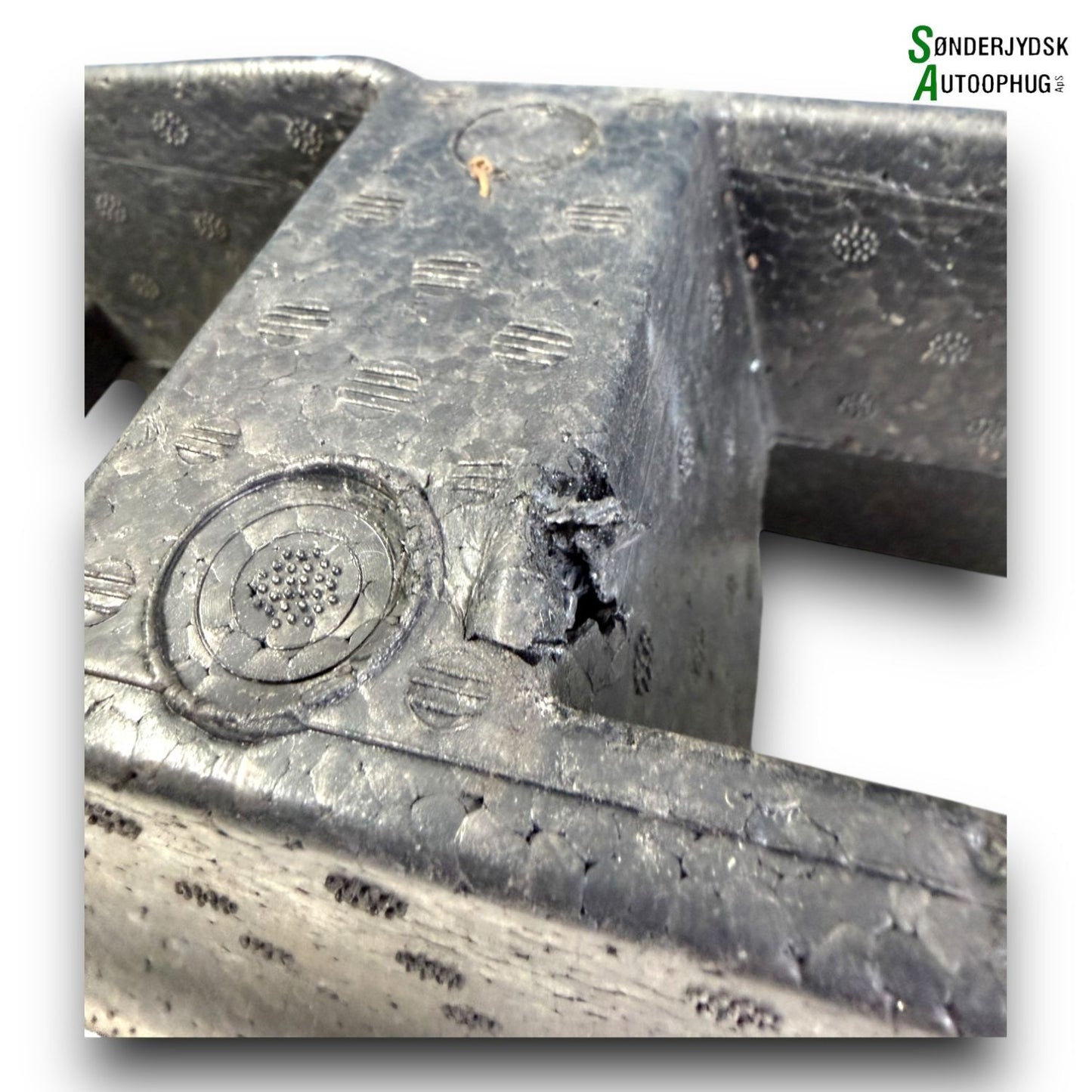 Skoda Octavia Forkofanger Rå Med OEM Nr. 5E0807248 Fra Skoda Ophugger