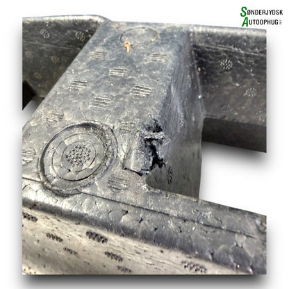 Skoda Octavia Forkofanger Rå Med OEM Nr. 5E0807248 Fra Skoda Ophugger