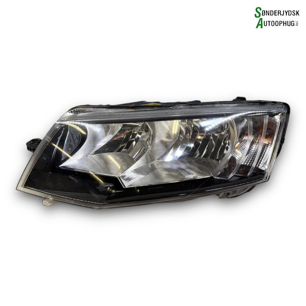 Skoda Octavia Forlygte Med OEM Nr. 5E1941017 Fra Skoda Ophugger