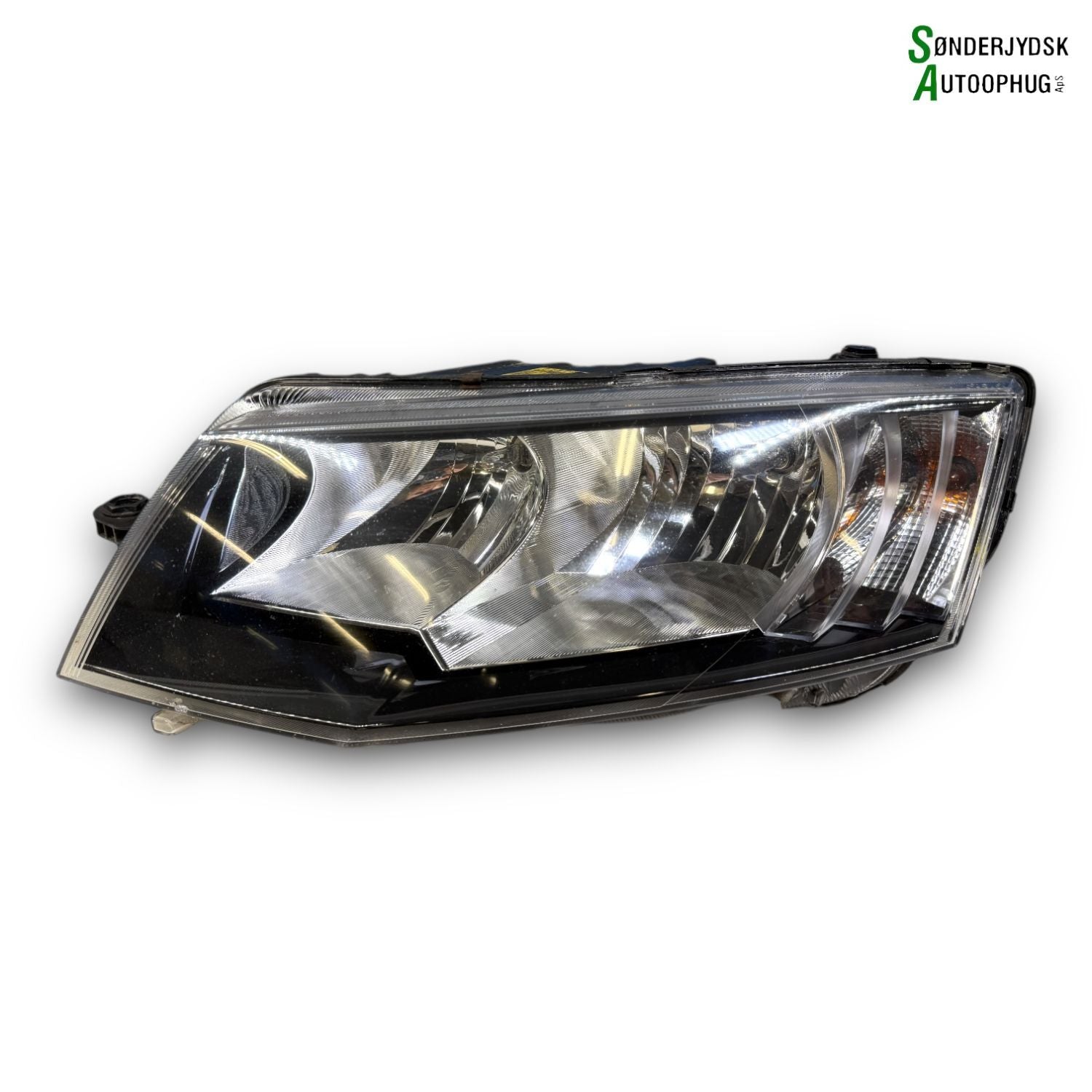 Skoda Octavia Forlygte Med OEM Nr. 5E1941015 Fra Skoda Ophugger