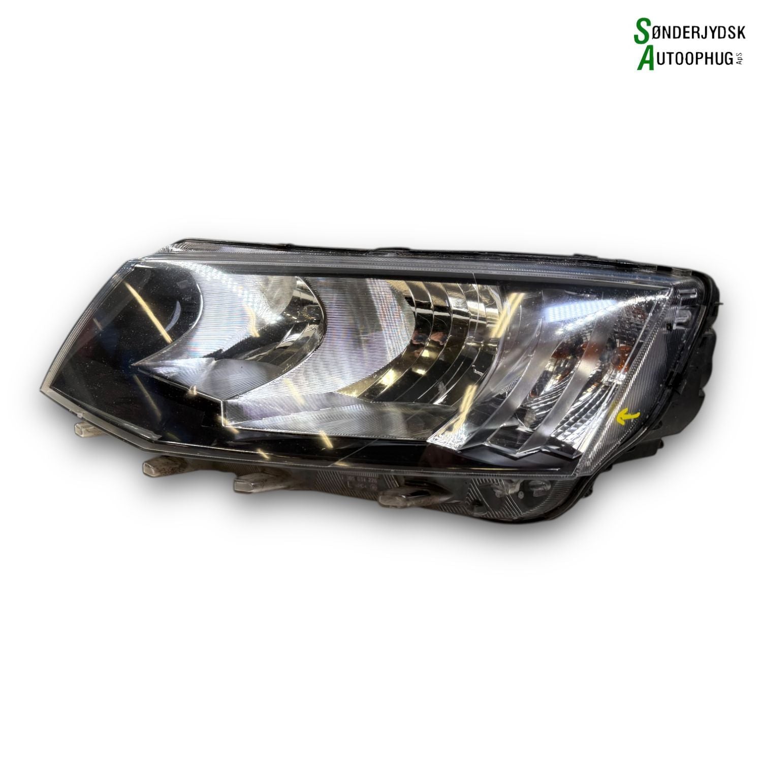 Skoda Octavia Forlygte Med OEM Nr. 5E1941015 Fra Skoda Ophugger
