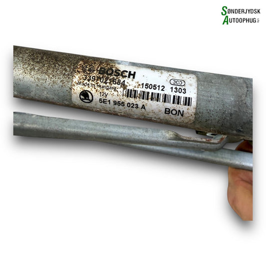 Skoda Octavia Viskertræk Med OEM Nr. 5E1955023A Fra Skoda Ophugger