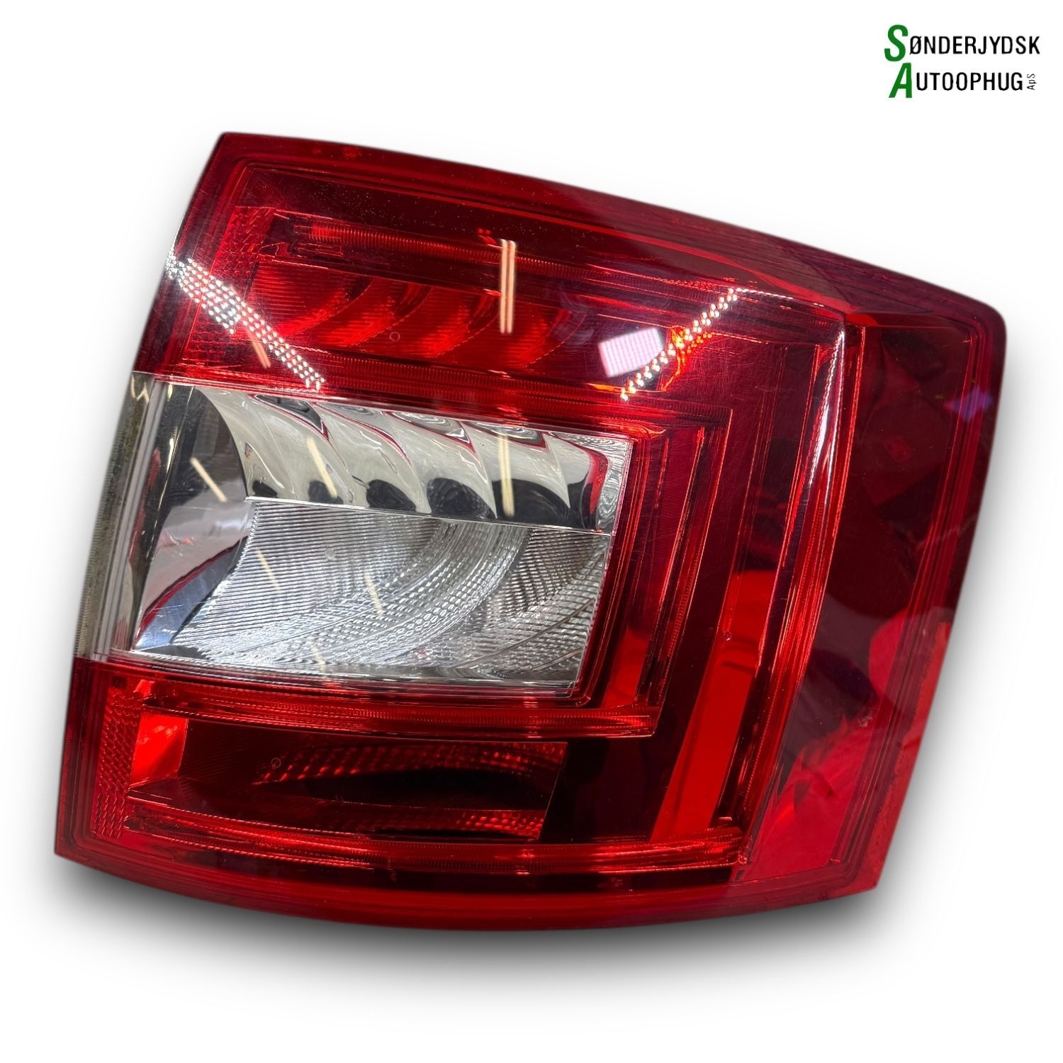 Skoda Octavia Baglygte Med OEM Nr. 5E9945112A Fra Skoda Ophugger