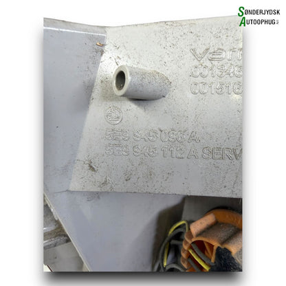 Skoda Octavia Baglygte Med OEM Nr. 5E9945096A Fra Skoda Ophugger