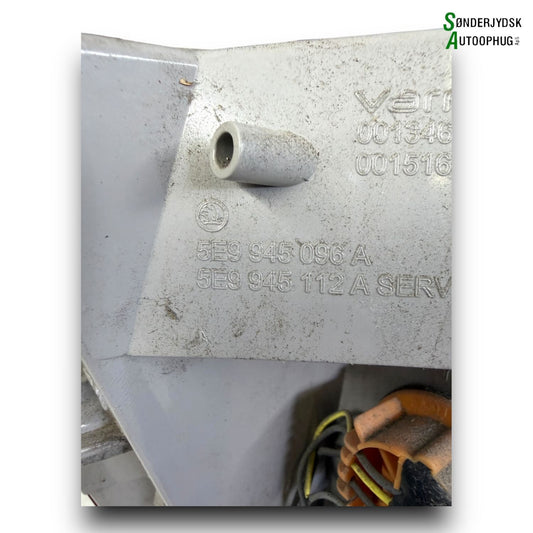 Skoda Octavia Baglygte Med OEM Nr. 5E9945096A Fra Skoda Ophugger