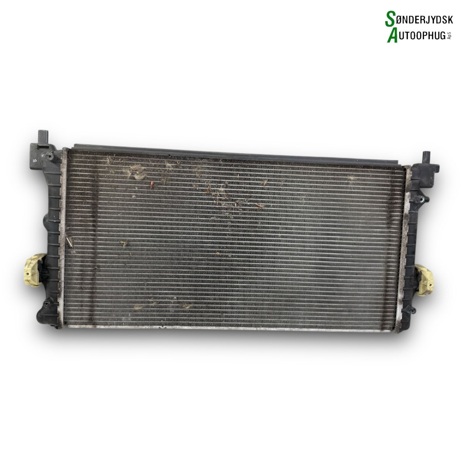 Skoda Fabia Køler Med OEM Nr. 6R0121253A Fra Skoda Ophugger