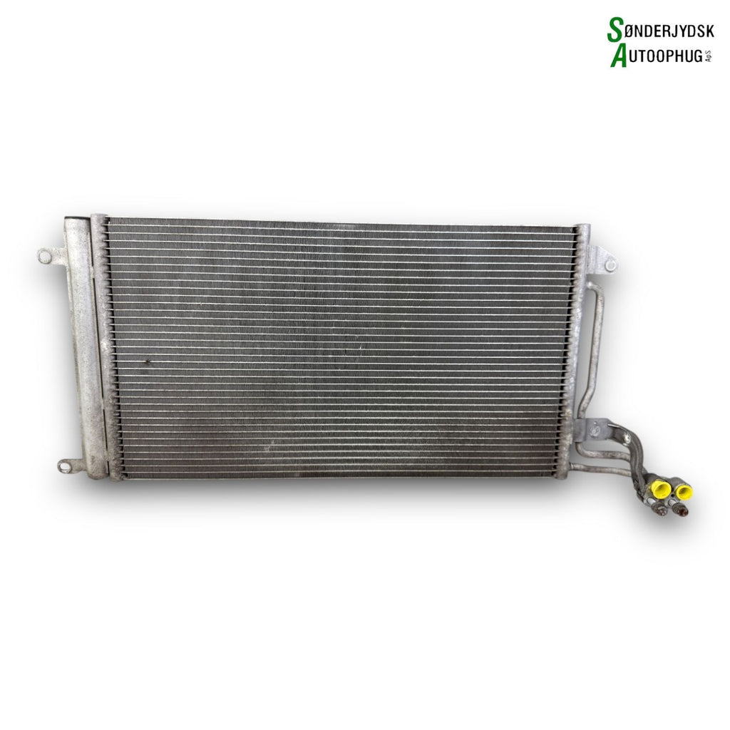 Skoda Fabia Køler Aircond Med OEM Nr. 6R0820411S Fra Skoda Ophugger