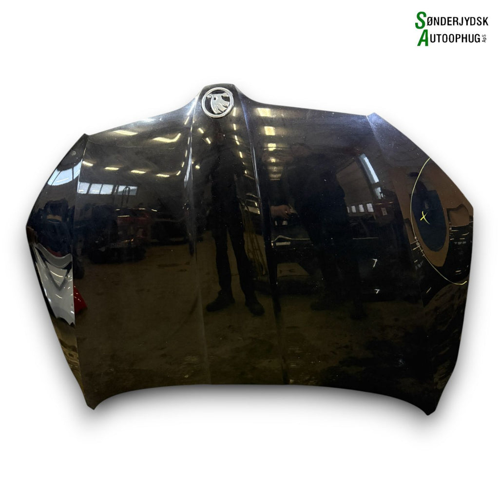 Skoda Octavia Fronthjelm Med OEM Nr. 5E0823031 Fra Skoda Ophugger