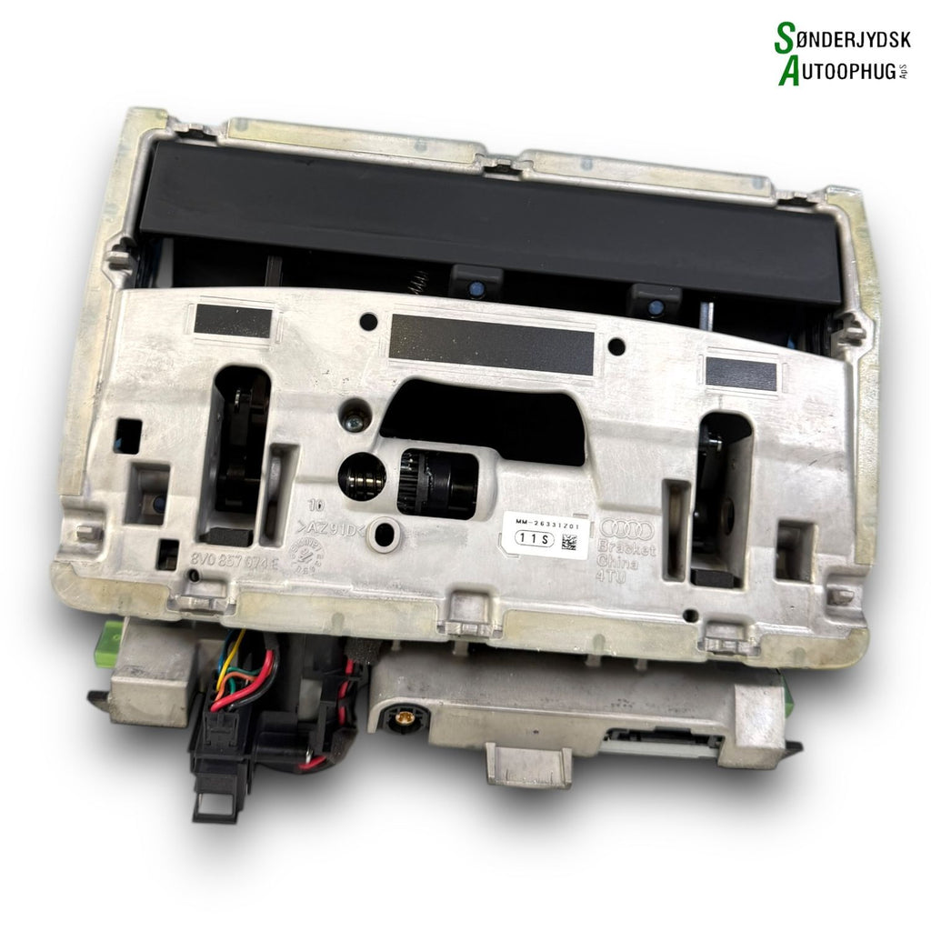Audi A3 8V Radio, Multi Display Med OEM Nr. 8V0857273N Fra Audi Ophugger