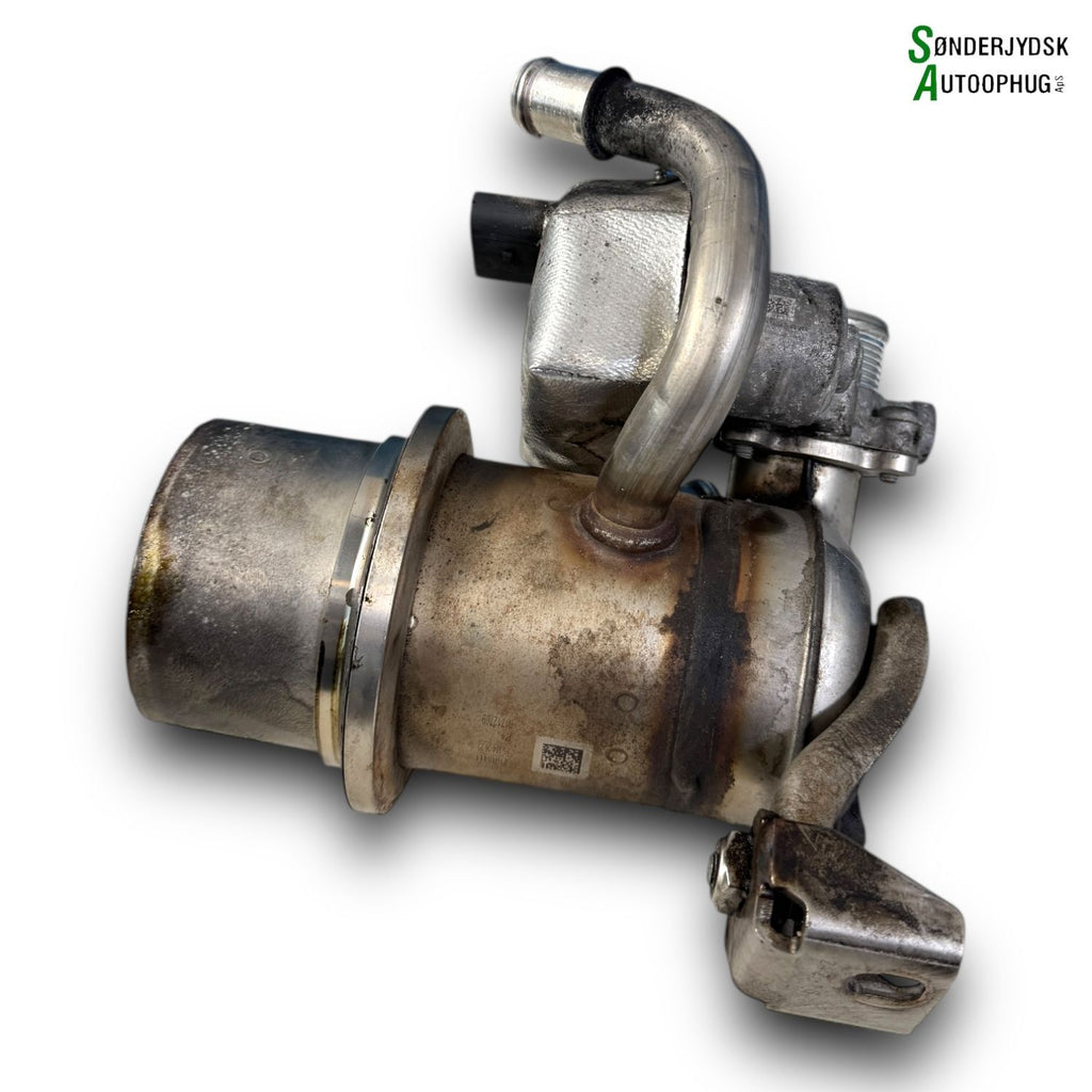 Audi A3 8V Køler Egr Med OEM Nr. 04L131512BH Fra Audi Ophugger