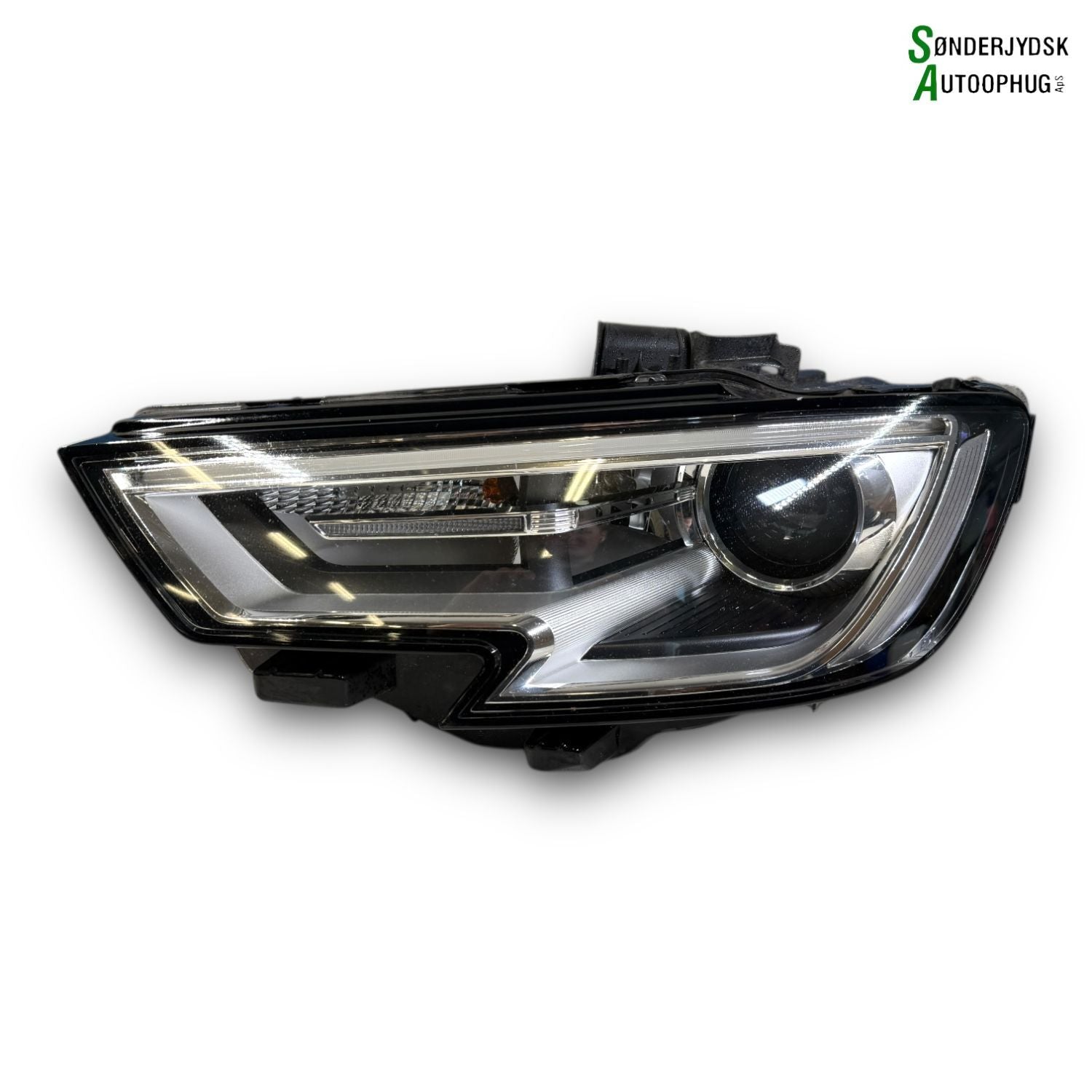 Audi A3 8V Forlygte Med OEM Nr. 4G0907397R Fra Audi Ophugger