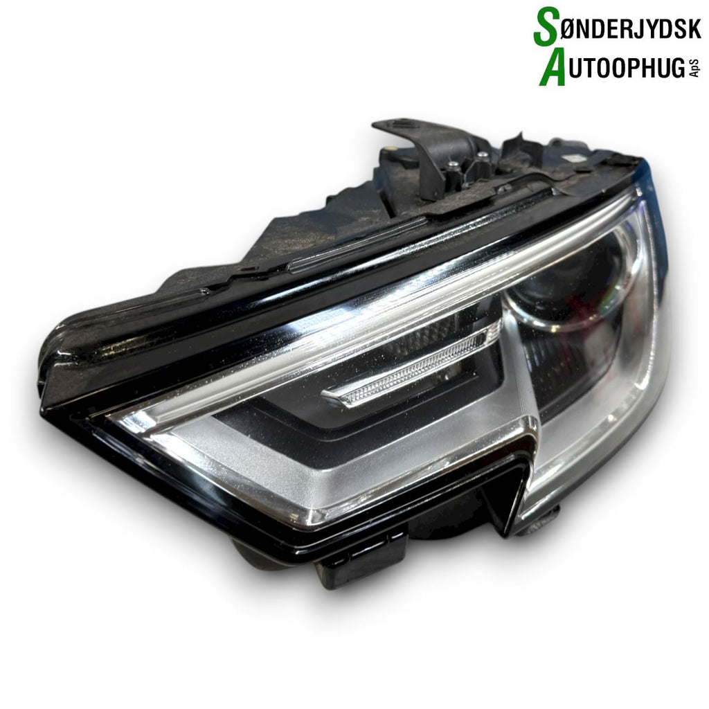 Audi A3 8V Forlygte Med OEM Nr. 8V0941043E Fra Audi Ophugger