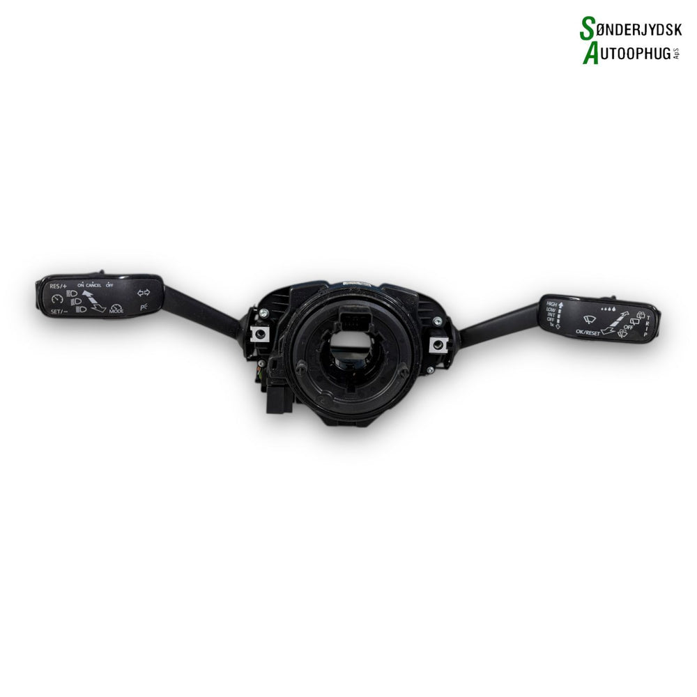 Skoda Fabia Kontakt Combi Med OEM Nr. 6C0959653 Fra Skoda Ophugger