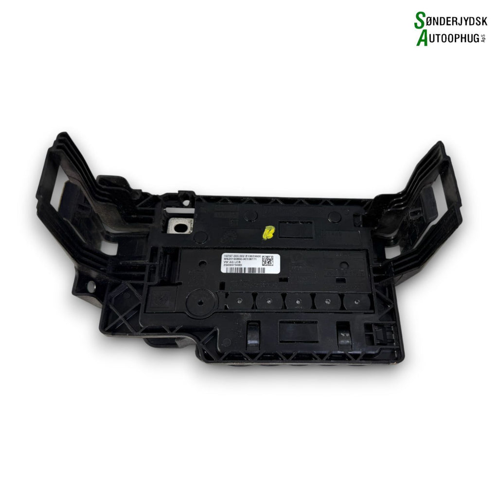 VW Polo Aw Sikringsboks Med OEM Nr. 2Q0937548D Fra VW Ophugger
